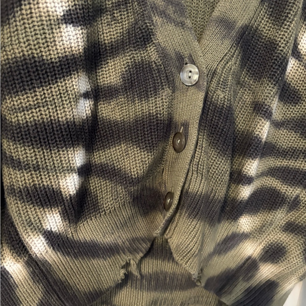 Olive and Black Tie-Dye Cardigan - Picture 3 of 6